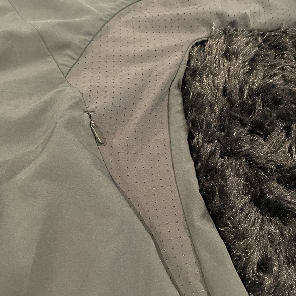 Short sleeve nike running hoodie - Picture 4 of 9